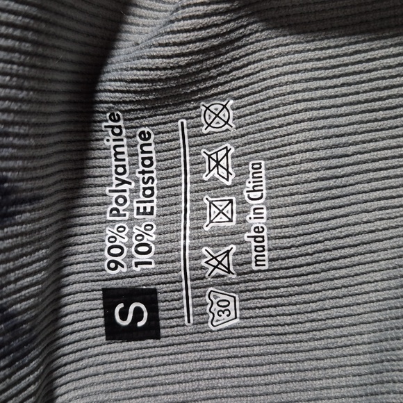 Scrunchie Short - Picture 5 of 5